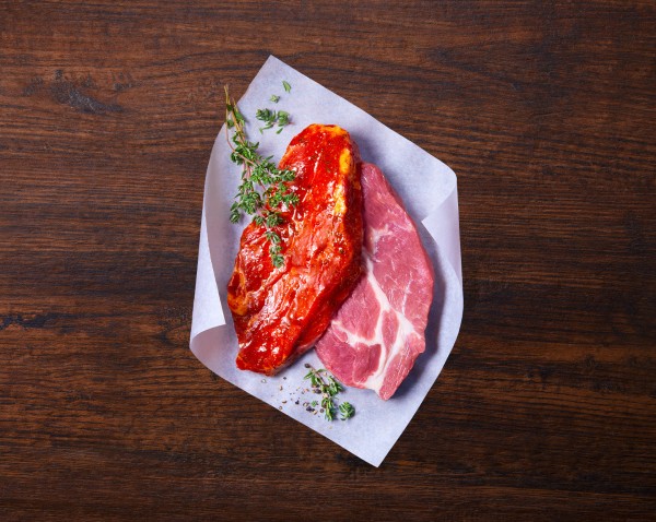 Nackensteaks – fertig mariniert